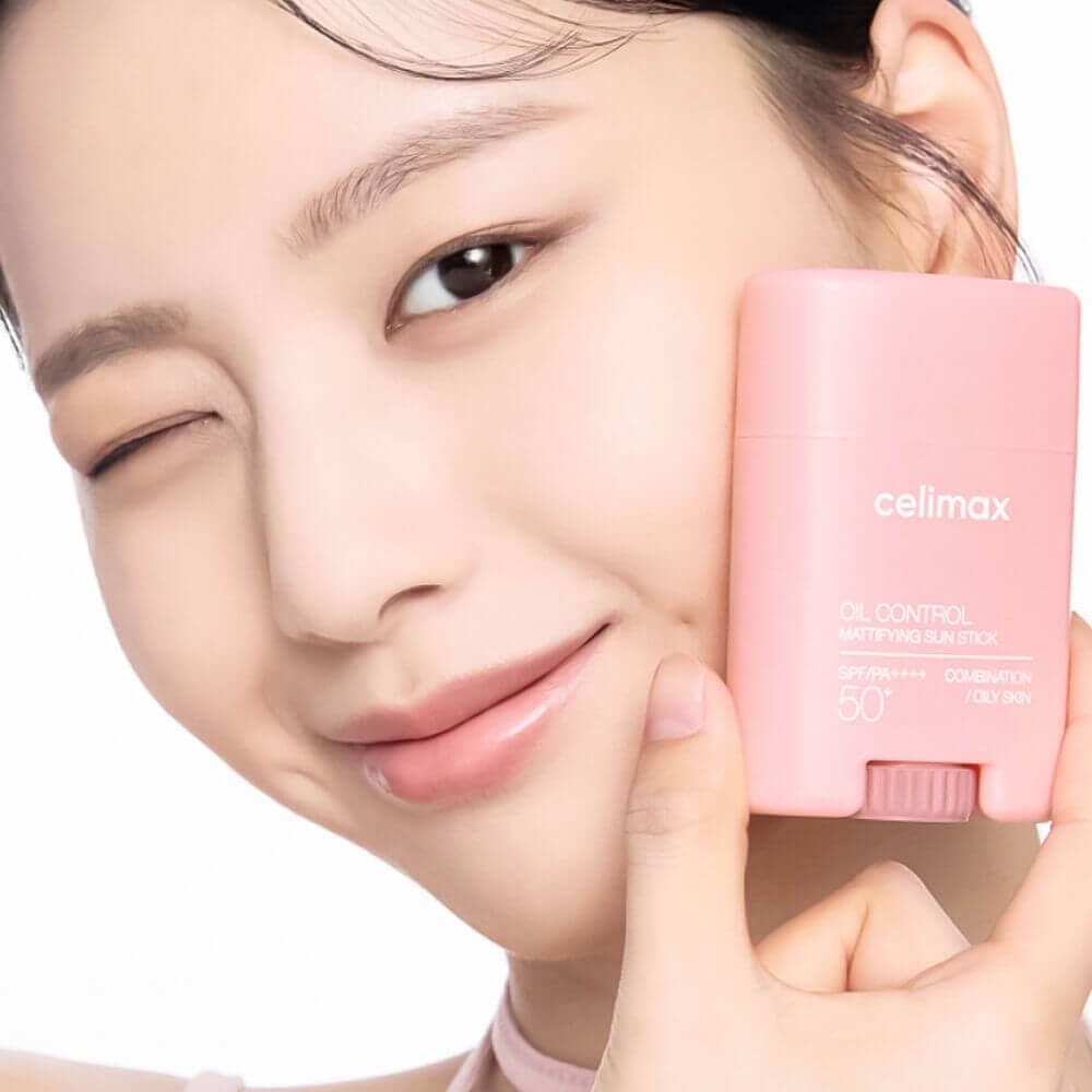 Солнцезащитный стик для жирной кожи Celimax Oil Control Mattifying Sun Stick SPF50+ PA++++ 3