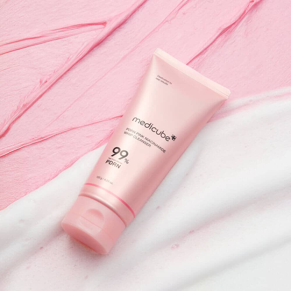 Пенка для умывания с ПДРН medicube PDRN Pink Niacinamide Whip Cleanser 4