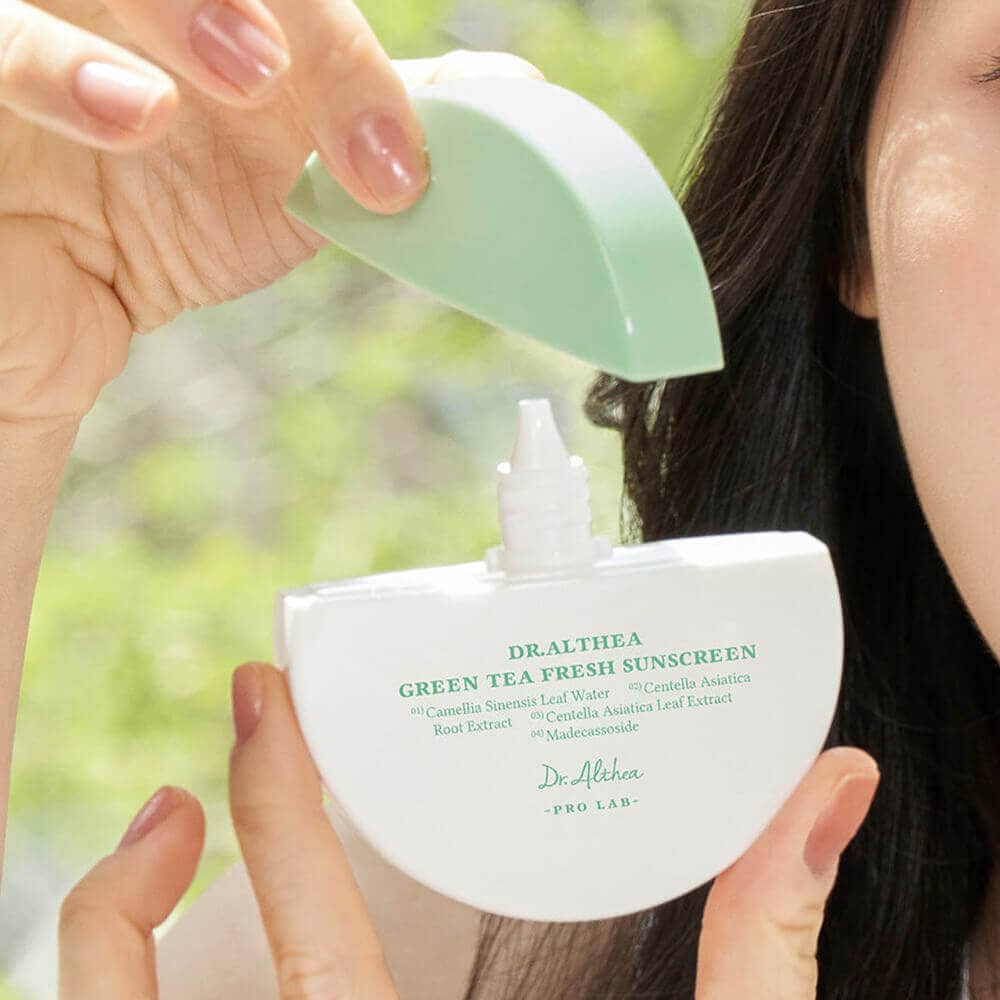 Успокаивающий солнцезащитный крем Dr. Althea Green Tea Fresh Sunscreen SPF50+ PA++++ 2